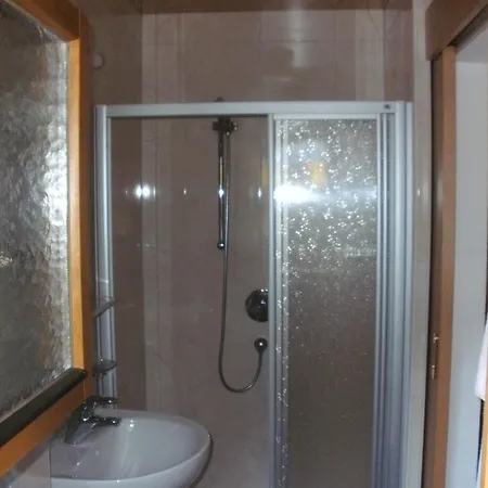 裴森里贾纳酒店 3*