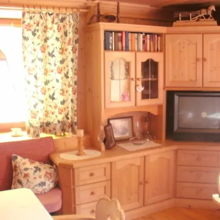 裴森里贾纳酒店 招待所 迈尔霍芬