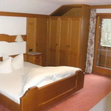 裴森里贾纳酒店 3* 迈尔霍芬