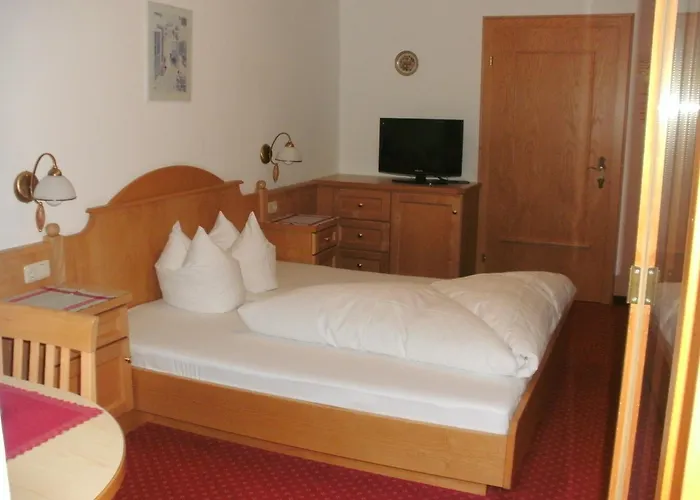 Regina Πανσιόν 3*